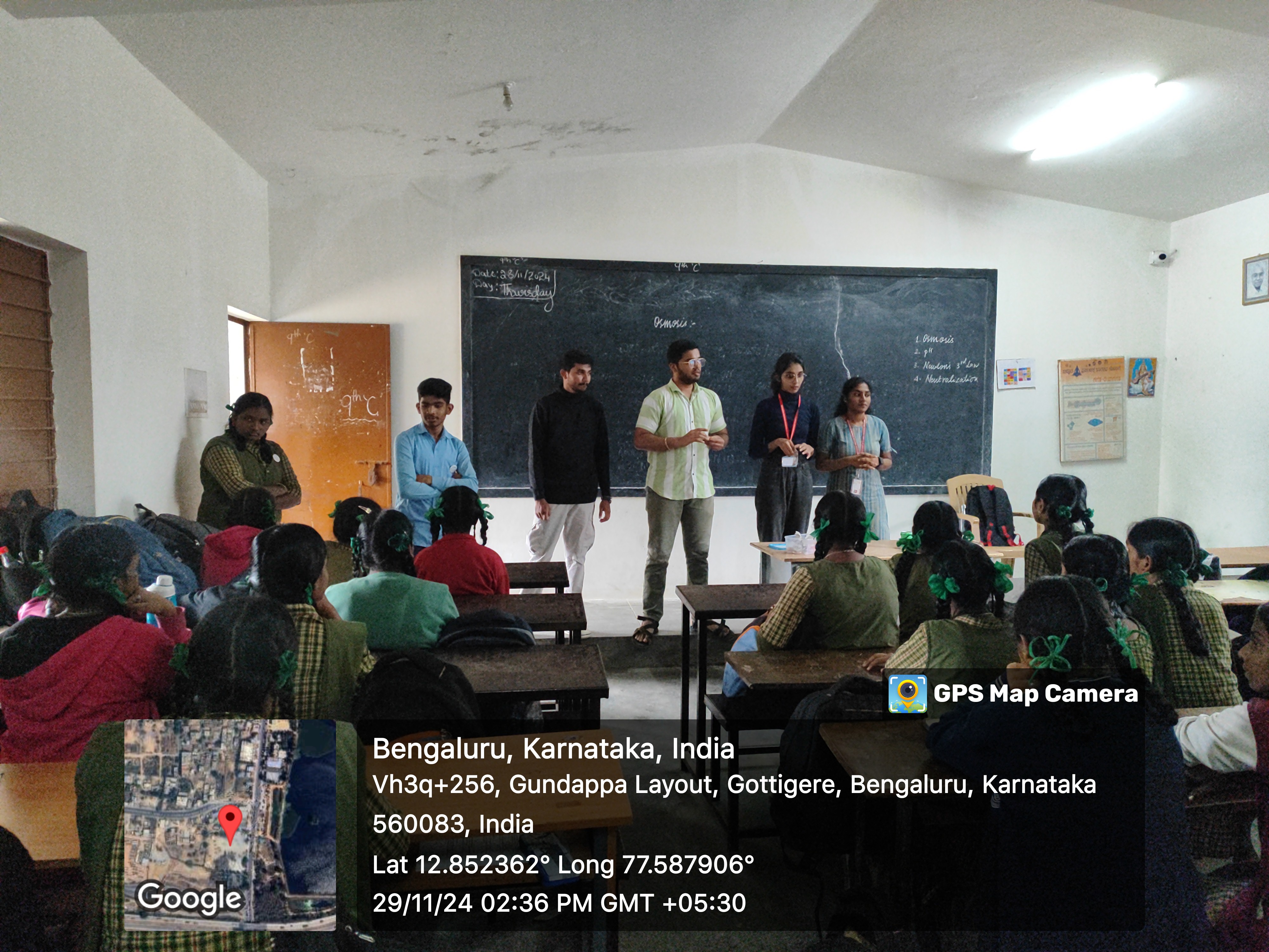 Conducting interactive classroom sessions with school students.